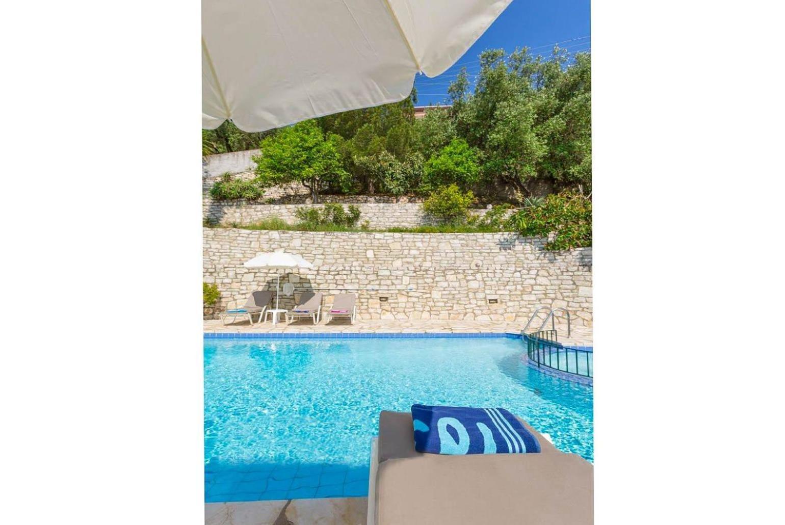 Villa Aris Gimari Exteriér fotografie